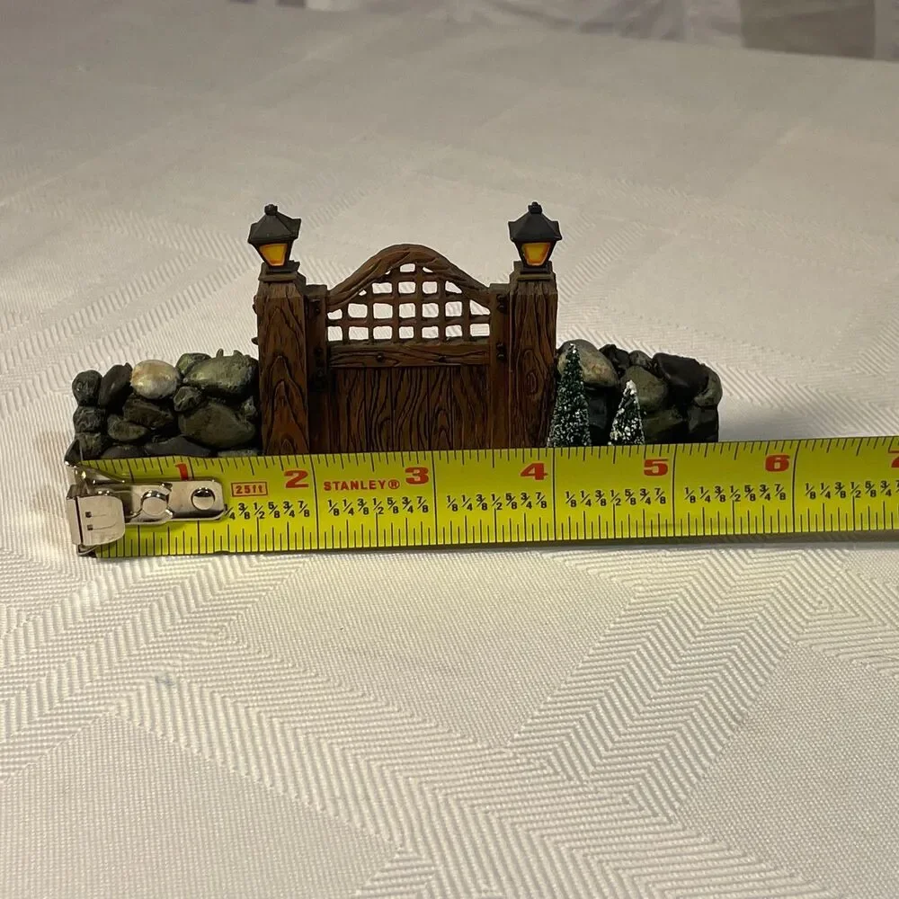 Dept 56 Fieldstone Entry Gate #52718 Village Accessory 1998 Retired Boxed